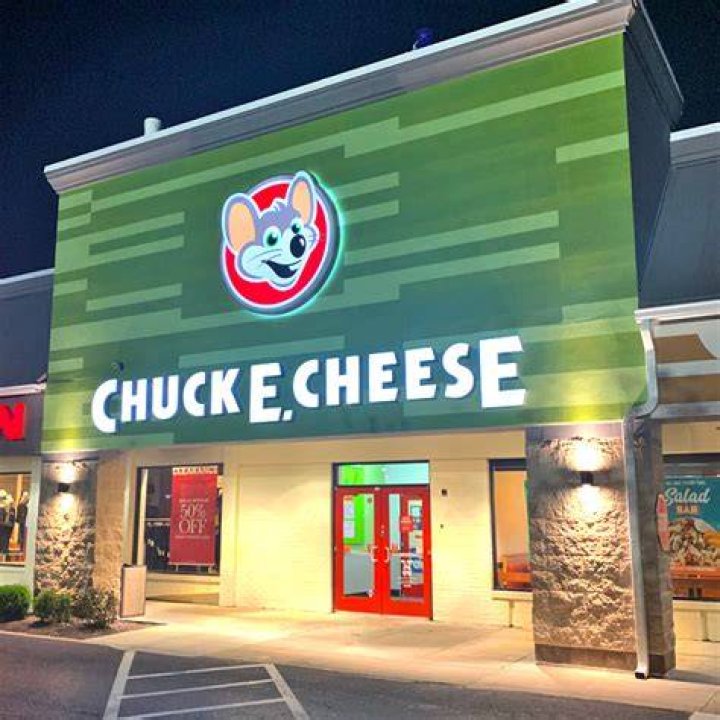 Does Chuck die in Off the Record?